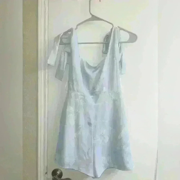 Electra Tie Shoulder Romper in Floral Flutter
by Love, Bonito size XS NWT - Picture 8 of 12